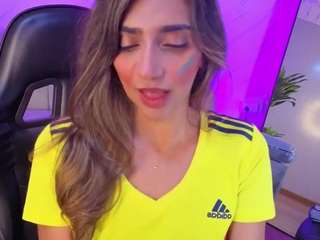 agatha-brooks-t