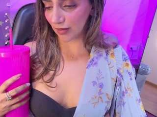 Live cam show with Agatha-Brooks-T