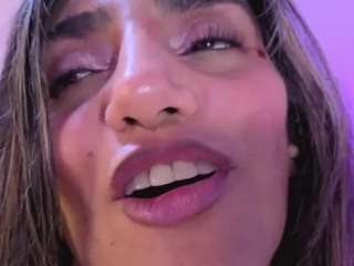 agatha-brooks-t
