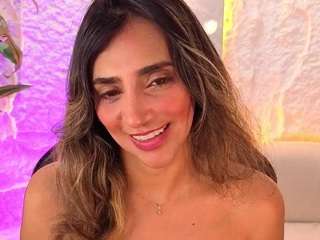 Agatha-Brooks-T