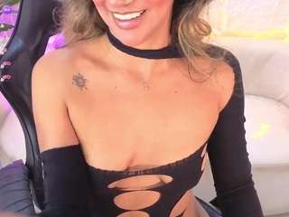 Agatha-Brooks-T