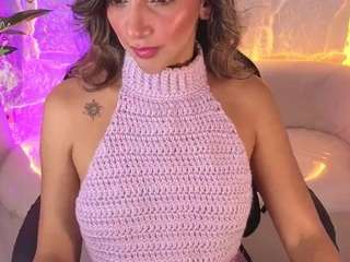 agatha-brooks-t