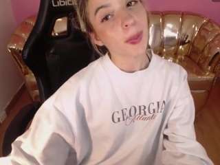 Alina-Lee-T
