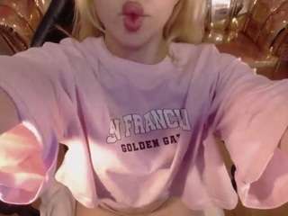 Alina-Lee-T