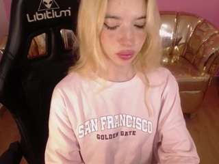 alina-lee-t Live Webcam on CamSoda