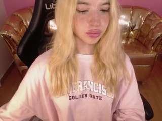 Alina-Lee-T