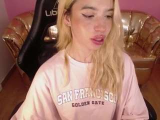 Alina-Lee-T