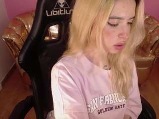 Alina-Lee-T