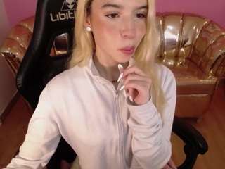 alina-lee-t