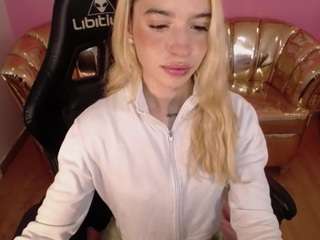 Alina-Lee-T