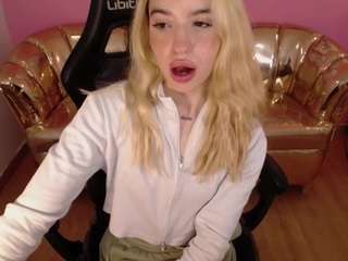 Alina-Lee-T