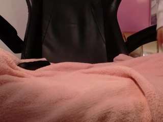 Alina-Lee-T