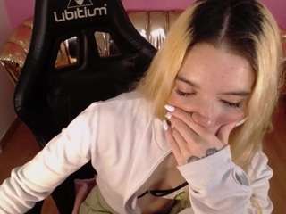 alina-lee-t webcam