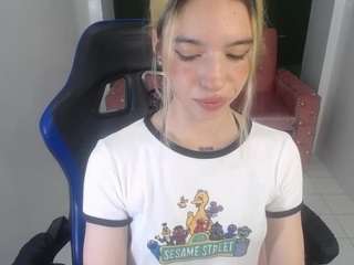 Alina-Lee-T