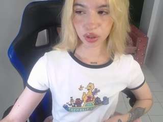 Alina-Lee-T