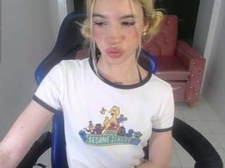 Alina-Lee-T