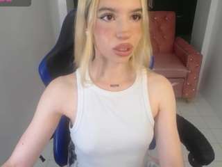 Alina-Lee-T