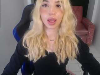 Alina-Lee-T