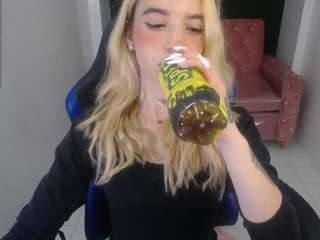  alina-lee-t chat room