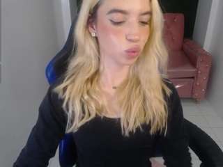 Alina-Lee-T
