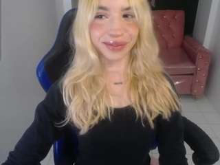Alina-Lee-T