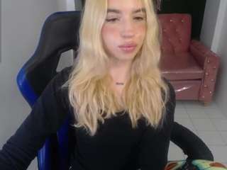 Alina-Lee-T