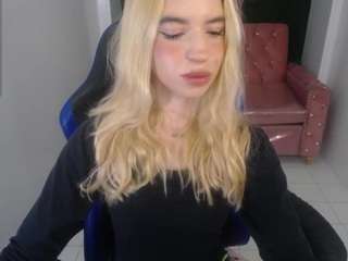 Alina-Lee-T