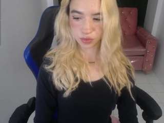Alina-Lee-T