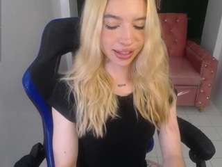 Alina-Lee-T