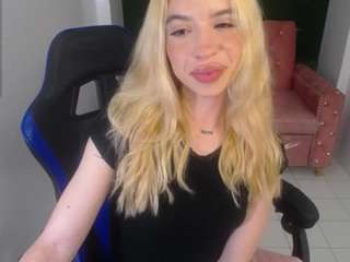 Alina-Lee-T