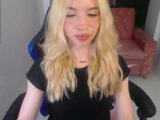 Alina-Lee-T