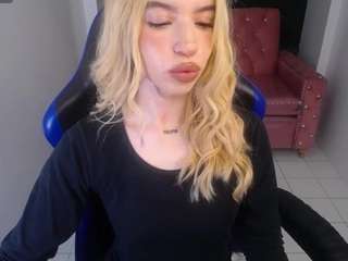 Alina-Lee-T
