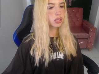 Alina-Lee-T