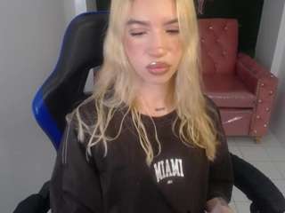 Alina-Lee-T