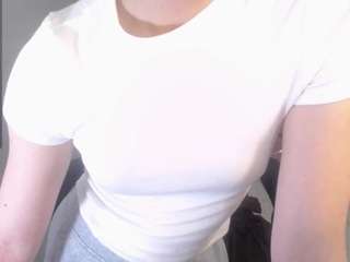Alina-Lee-T