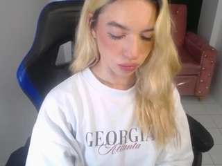Alina-Lee-T