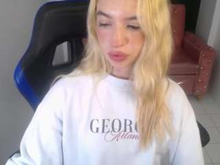Alina-Lee-T