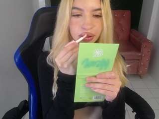 Alina-Lee-T