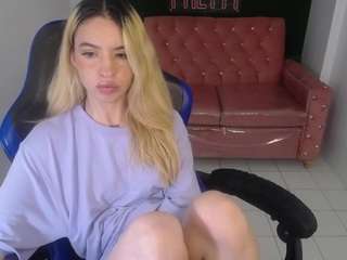 Alina-Lee-T