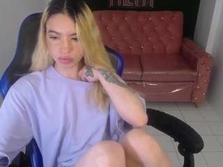 Alina-Lee-T