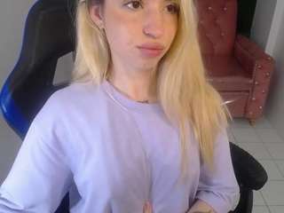 Alina-Lee-T