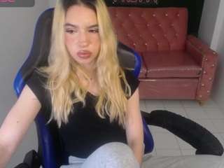 Alina-Lee-T