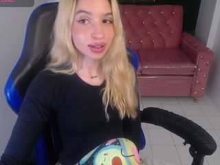 Alina-Lee-T