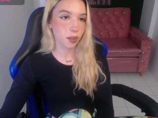 Alina-Lee-T