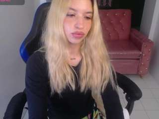 Alina-Lee-T