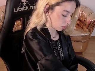 alina-lee-t webcam