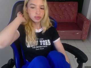 alina-lee-t webcam