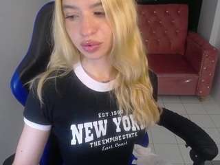 Alina-Lee-T