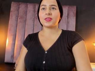 charlotthe-jones... Live Webcam on CamSoda
