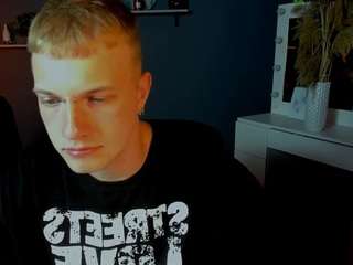 fin-fire's CamSoda show and profile